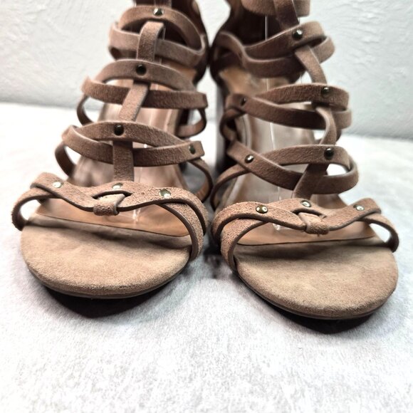 Crown Vintage Strappy Sandal 9.5 Tan Suede Stud Boho Gladiator Chunky Block Heel - Picture 3 of 11
